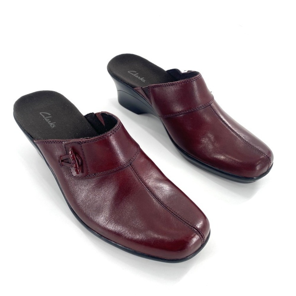 Clarks Burgundy Leather Clogs Mules Slip On Heeled Shoes - Women's Size 9.5M‎
